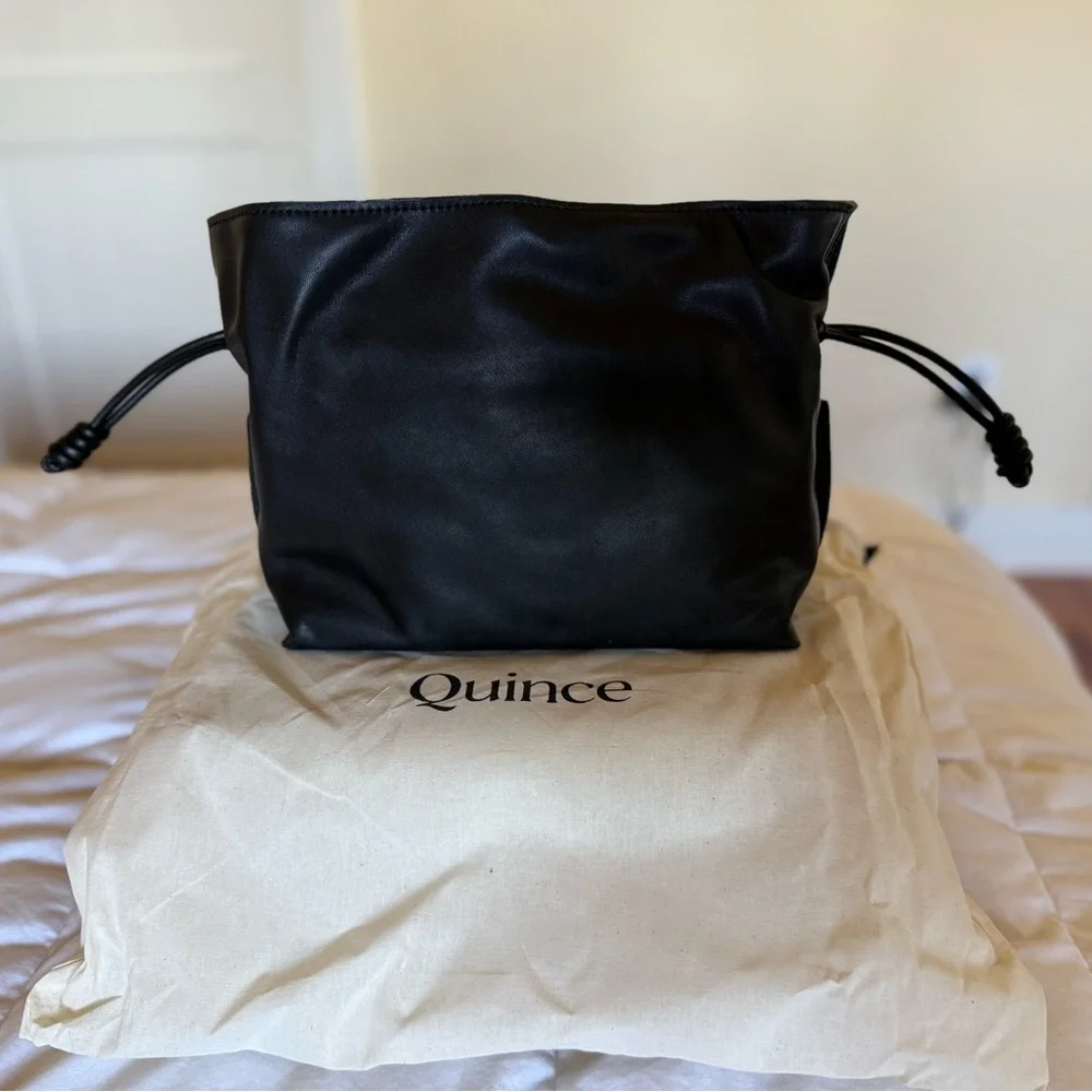 NWT QUINCE Italian Leather Drawstring Pouch Crossbody - black - Picture 2 of 10